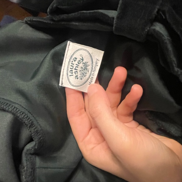 Laura Ashley dark green velvet dress - Picture 5 of 15